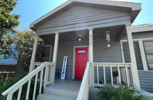San Jacinto Cottage | Sun Therapy Beach Cottage