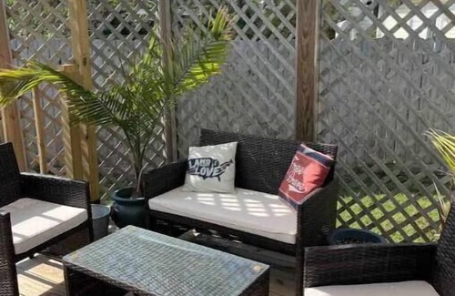 San Jacinto Cottage | Sun Therapy Beach Cottage