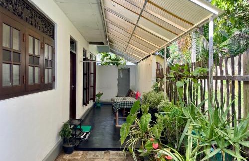 Thalaramba House | Sun & Tree HomeStay (With Green Nature View)
