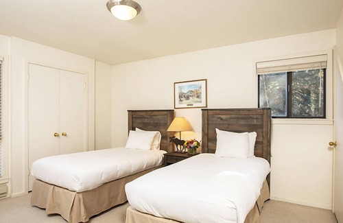 Elkhorn Hotel | Sun Valley Resort, Three Bedroom Four Beds Village Condo