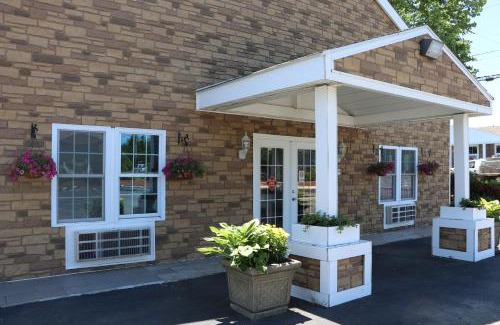 West Yarmouth Hotel | Sunbird Cape Cod Resort