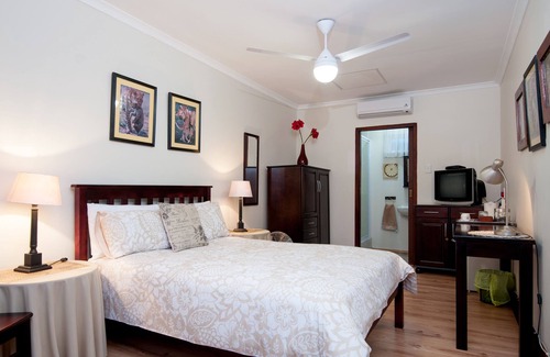 Durban North Bed & Breakfast | SunBird Room at The Brother's Guest House Durban North