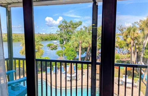 Englewood Condo | Sunburst 233 Beach to Bay Community