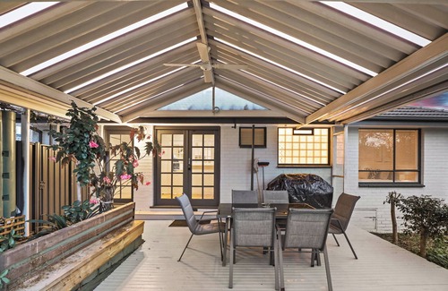Sunbury House | Sunbury large family home close to airport macedon ranges newly renovated
