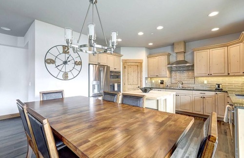 Cle Elum House | Suncadia 4 Bdrm Pet Friendly Townhome on Driving Range
