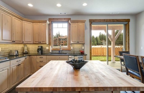 Cle Elum House | Suncadia 4 Bdrm Pet Friendly Townhome on Driving Range
