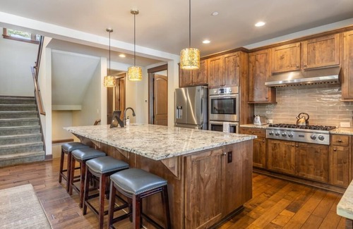 Cle Elum House | Suncadia 5 Bed Home Pool Table Golf View