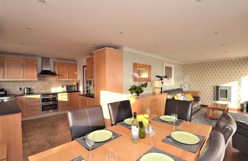 Ventnor Cottage | Suncliff - a house that sleeps 6 guests in 3 bedrooms