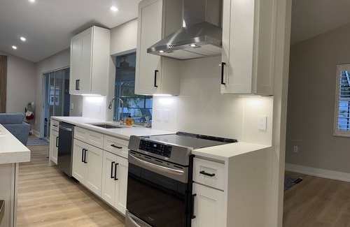 South Venice House | SunCoast Luxury Estates-New, Spacious, Large Heated Pool, 10 min to the Beach