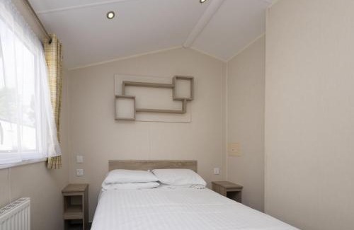 Looe House | Suncrest Plus Caravan by Belvilla
