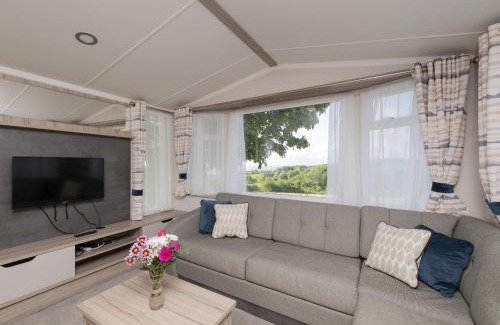 Looe House | Suncrest Plus Caravan by Belvilla