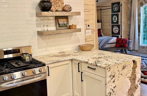 Sundance House | Sundance carriage house, romantic, Sleeps 5