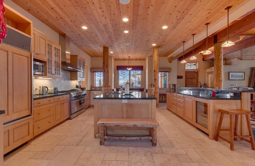 Olympic Valley House | Sundance Lodge By Tahoe Getaways - Luxury 5 BR in Palisades with Ski Shuttle