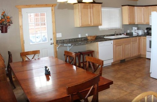 Garden City Cabin | Sundance- Pet Friendly Home in Harbor Village