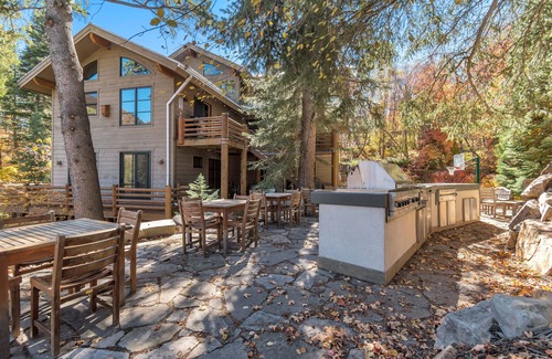 Sundance Cabin | Sundance Splendor: 5-Bed Cabin Oasis with Majestic Mountain Views