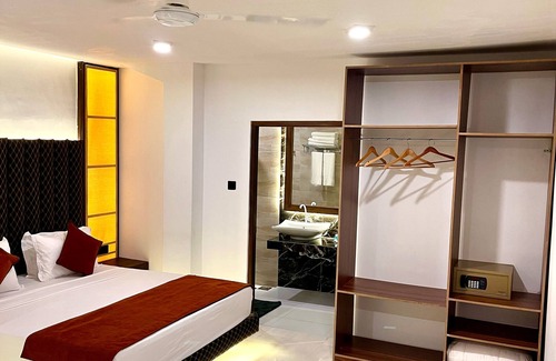 Dambulla Hotel | Sundaras Family Suites