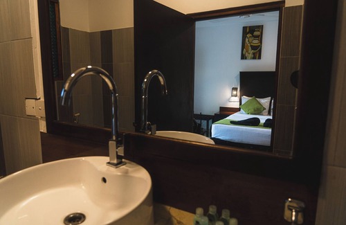 Dambulla Hotel | Sundaras Sigiria Jungles Cave Resort