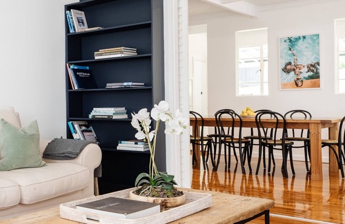 Armidale House | "Sunday" is everyday - luxury 3 bedroom home