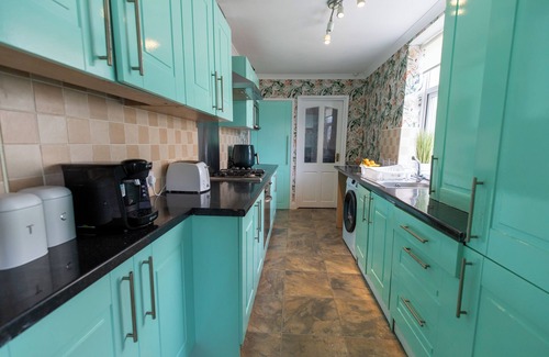 Sunderland House | Sunderland Top Rated Stay- Free Wi-fi, Free parking ,family/contractors