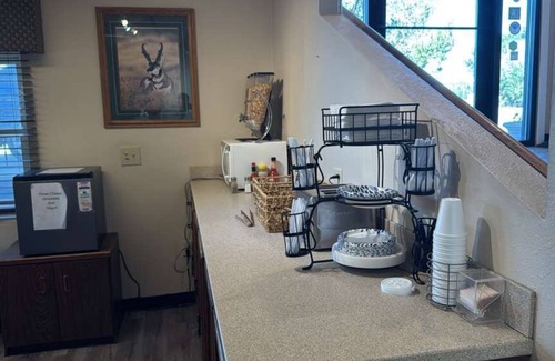 Forsyth Hotel | Sundowner Inn by Capital O Forsyth I 94