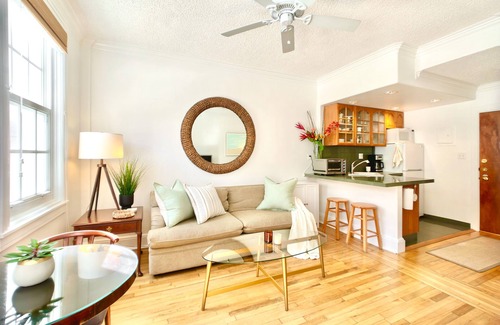 Palm Beach - West Palm Beach Condo | SunDrift Suite: 1br - Kitchen - Clean - Parking! - Pool - Walk Beach & Grocery
