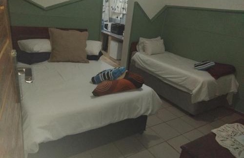 Kareeberg House | Sunflower Guesthouse