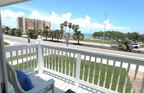 Del Mar Apartment | Sunflower Unit #3. 2-bedroom apartment in peaceful Corpus Christi.