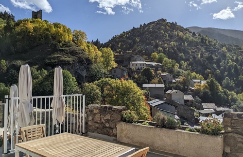 Llo Ski Chalet | Sunlight and quiet. Mountains, thermal baths and pool in summer. View on village