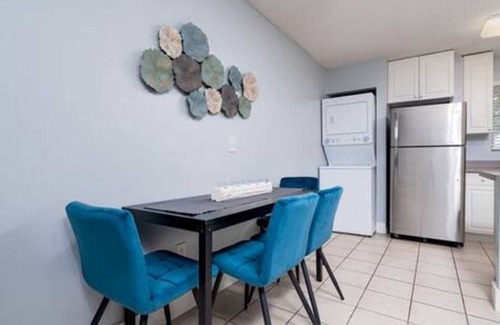 Wilton Manors Apartment | Sunlit 2/2 Oasis in Wilton Manors w. Spacious Pool