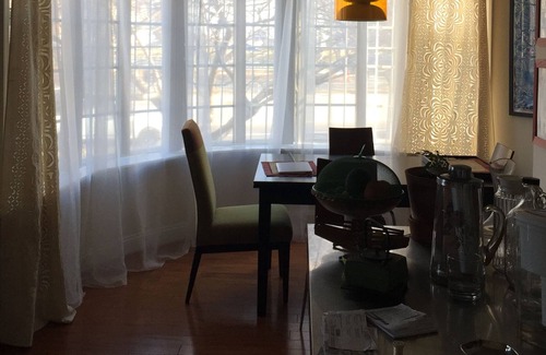 Mount Pleasant Apartment | Sunlit and Central Apt in DC