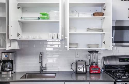 West End Apartment | Sunlit Beacon Hill 1BR w/ Pool, Gym, Doorman, Dog Park by Blueground