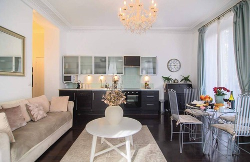 Quartier Sainte-Avoye Apartment | Sunlit & Elegant with Balcony - Marais/Montorgueil