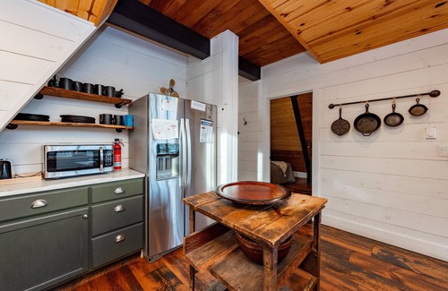 Swanton House | Sunlit Lakefront Cabin w/Fire Pit & Dock