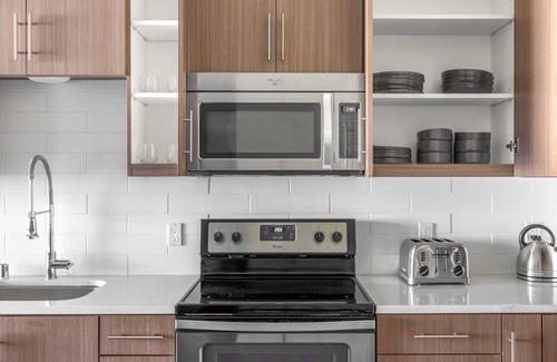 Mountain View Apartment | Sunlit Mountain View 2BR w/Pool, Gym, BBQ, by Blueground