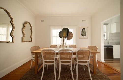 Brighton-le-Sands Apartment | Sunlit Retreat Close to Cafes and Beach