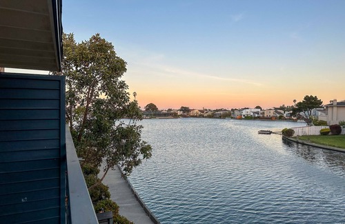 Foster City Apartment | Sunlit Serenity: Waterfront Bliss in Foster City - Easy Bay Area Access