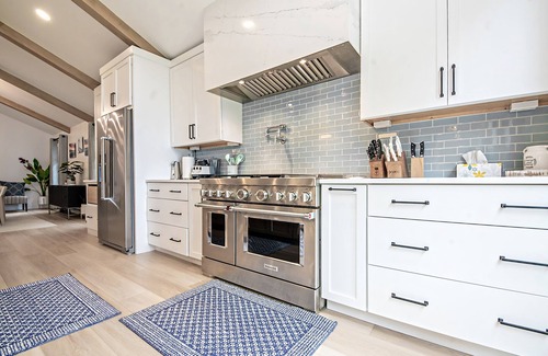 Lake Michigan Beach House | Sunnier Daze : Autumn Colors & Cozy Comfort – Fall on Lake Michigan!