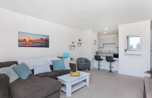 Point Loma Heights Condo | Sunny 1 BR, W/D, Pool, Resort Amenities