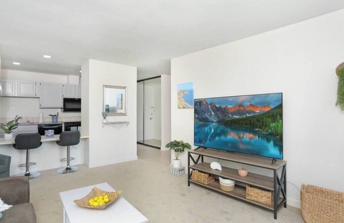 Point Loma Heights Condo | Sunny 1 BR, W/D, Pool, Resort Amenities