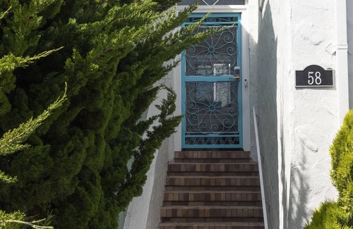 Cayuga Terrace House | Sunny 1920s Gem – Free Parking, No Chores!