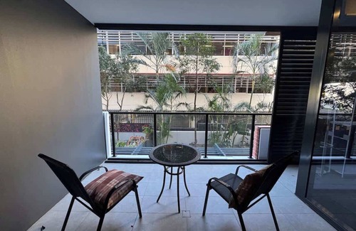 South Brisbane Apartment | Sunny 1BR in South Bank Great Location