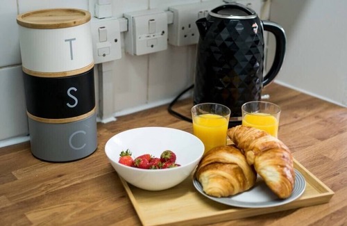 Chaucer Apartment | Sunny 2B/1B Flat nr Borough Market, Central London