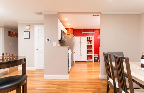 Newton Corner House | Sunny 3BR home near Boston DT and BC W/WiFi EV charger, Sauna