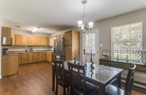 Ocean Springs House | Sunny 4-Bed Retreat Near Ocean Springs Beach