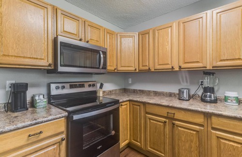 Ocean Springs House | Sunny 4-Bed Retreat Near Ocean Springs Beach