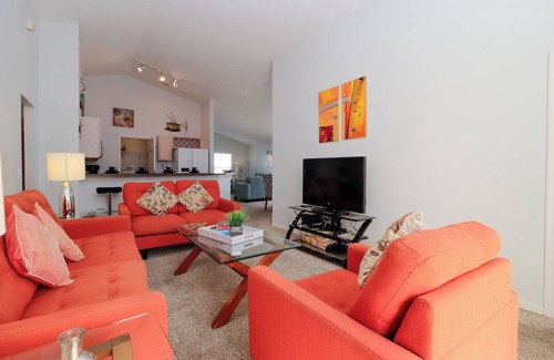 Westbury House | Sunny 4BR Villa Near Disney | South-Facing Pool, 2 Ensuites, Game Room Fun