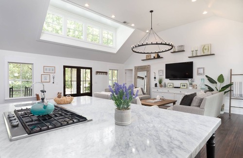 Isle of Palms House | Sunny 5BR w/Saltwater Pool & 6-Seat Golf Cart Close to Beach