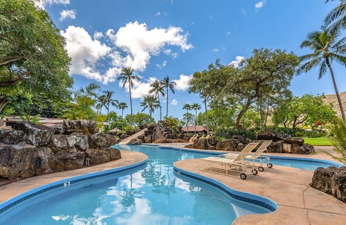 Hawaii Kai Condo | Sunny, 9th-floor condo with 3 pools, water slide, hot tub, putting green, saunas