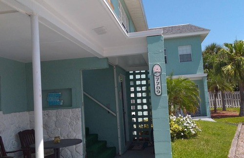 Port Canaveral Apartment | Sunny and 80.just steps to the beach