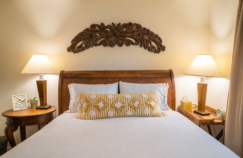 Fairfax Apartment | Sunny and beautiful, 5 Walk to Downtown Fairfax!